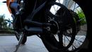 Penampakan roda belakang Zero DS, Jakarta, Selasa (17/3/2015). Keberadaan Zero akan menjadi alternatif bagi penggemar roda dua. (Liputan6.com/Faisal R Syam)