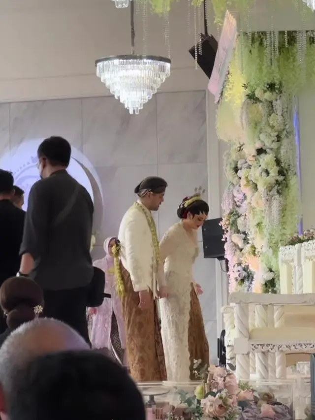 Pernikahan Dofa Alkatiri dengan Tengku Najwa Adnan putri Enny Beatrice, ada Rizky Nazar dan Refal Hady jadi Pagar Bagus (Foto: instagram aryavasco)