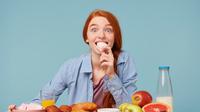 Ilustrasi Mengonsumsi Makanan Credit: pexels.com/Libra