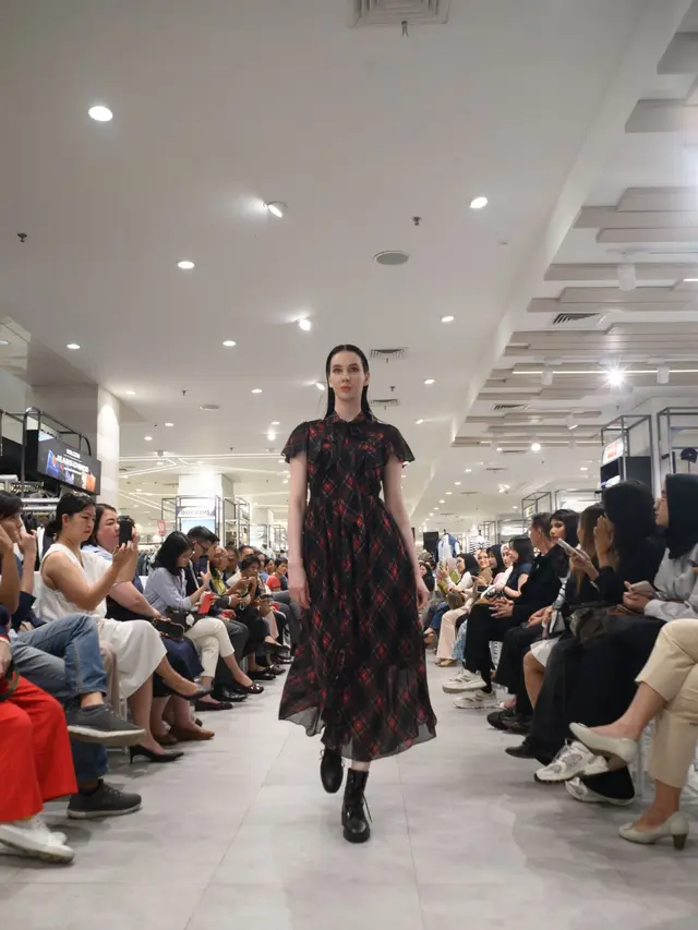 SOGO Indonesia Hadirkan Brooks Brothers