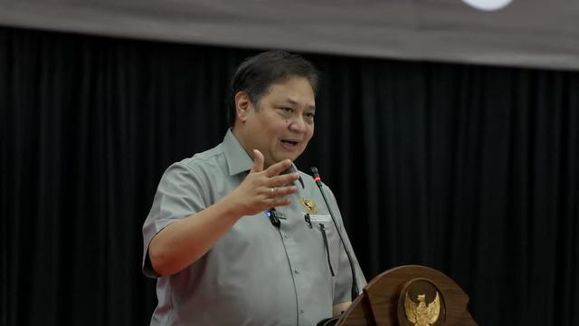 Menteri Koordinator Bidang Perekonomian Airlangga Hartarto dalam kegiatan Ekon Goes to Campus, di Bandar Lampung pada Senin (11/12/2023). (Dok Kemenko Perekonomian)