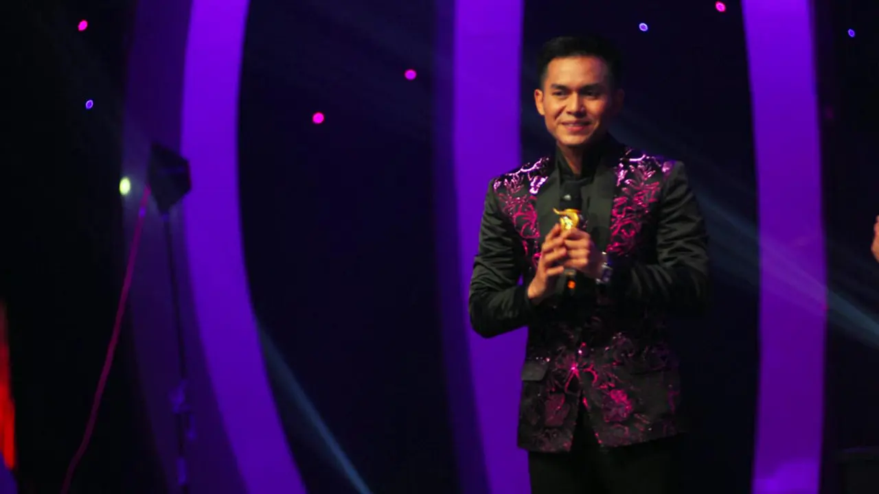 Frans D Academy Sukses Bawakan Lagu Favorit Mendiang Kakeknya