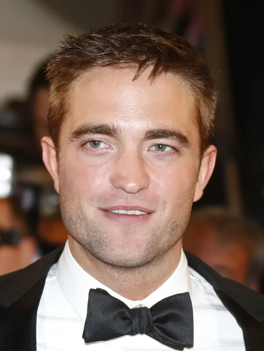 Seperti dilansir Aceshowbiz, Pattinson telah resmi membintangi film sutradara Clarie Denis. Film yang belum mempunyai judul pasti ini menjadikan Pattinson aktor pertama yang bergabung. (Bintang/EPA)