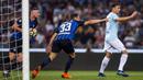 Para pemain Inter Milan merayakan gol yang dicetak Danilo D'Ambrosio ke gawang Lazio pada laga Serie A Italia di Stadion Olimpico, Roma, Minggu (20/5/2018). Lazio kalah 2-3 dari Inter. (AP/Angelo Carconi)