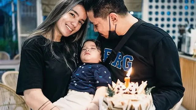 Sheila Marcia dan putranya