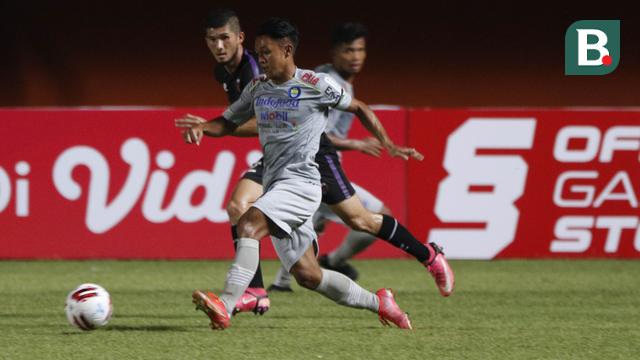 FOTO: Ezra Walian Cetak Gol Perdana dan Kemenangan Persib Bandung di Piala Menpora 2021