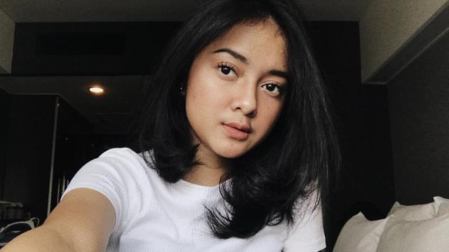 4 Potret Penyanyi Muda Rahmania Astrini