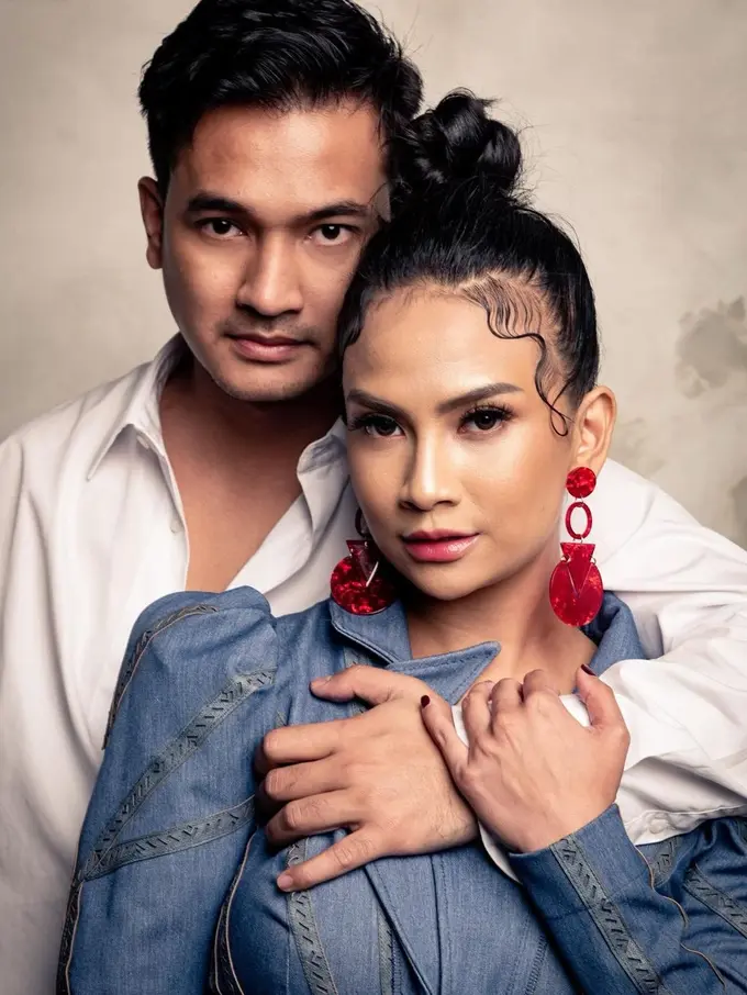 6 Gaya Pemotretan Terbaru Vanessa Angel dan Bibi Ardiansyah, Mesra Banget