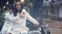 Pose Ini Bikin Istri Aming Kembali Terlihat Gagah