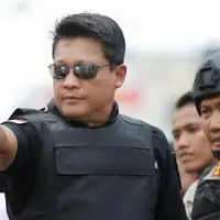 Seorang netizen Facebook meminta Kombes Pol Krishna Murti menangkap Jonru. Dan beginilah jawaban Krishna Murti.
