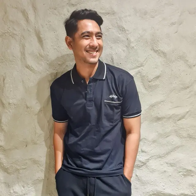 Arya Saloka (https://www.instagram.com/p/CRa6NKrlUjR/)