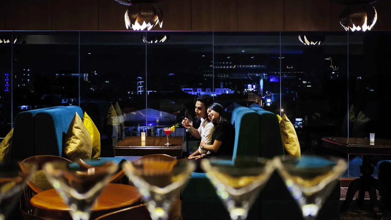 80'8 Bar Grand Mercure Yogyakarta Adi Sucipto