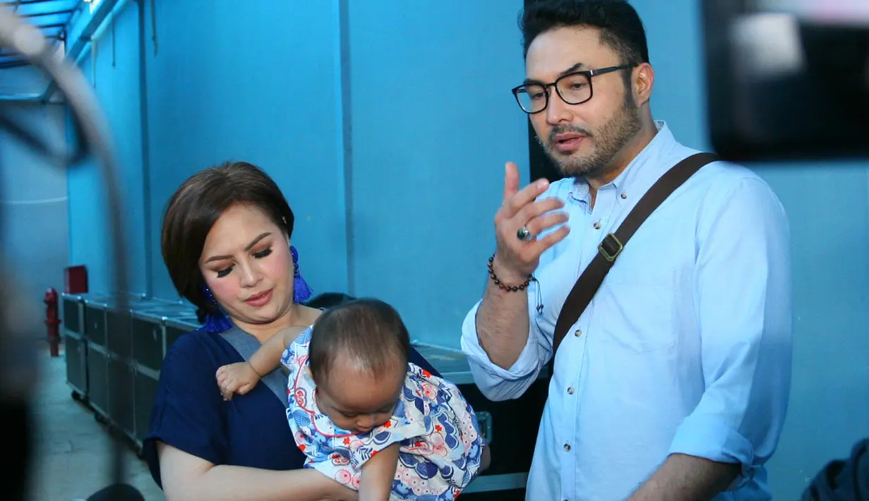 Berbeda dengan kakaknya, Tatjana yang manja, Bima justru katanya miliki sifat penyayang yang sudah terlihat sejak kecil. Surya menceritakan contoh kecil saat Tatjana enggan memegang botol susunya sendiri. (Nurwahyunan/Bintang.com)