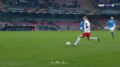 RB Leipzig meraih kemenangan meyakinkan 3-1 di markas Napoli di leg pertama babak 32 besar Liga Europa. 

Napoli memecah kebuntuan...