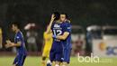 Pemain Persib Bandung, Vujovic mencetak gol ke gawang Mitra Kukar h di Stadion Manahan, Solo. Jumat (25/2/2017). (Bola.com/Nicklas Hanoatubun)