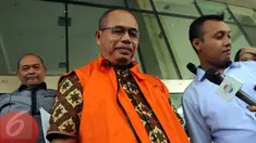 Tersangka kasus dugaan suap Laporan Keterangan Pertanggungjawaban (LKPJ) Bupati Muba 2014 dan pengesahan APBD Muba 2015, Bupati Banyuasin Pahri Azhari usai diperiksa KPK, Jakarta, Rabu (6/1/2016). (Liputan6.com/Hekmi Afandi)