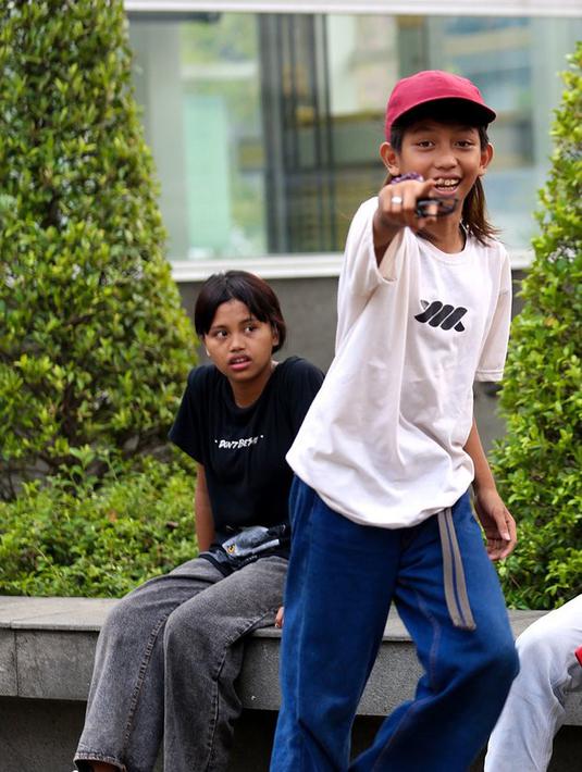 Melihat sang kakak yang kini sudah jadi selebritis, rupanya membuat Bonge termotivasi juga untuk menjadi terkenal. "Pengen sih biar bisa dapat duit," paparnya.  (KapanLagi.com®/Budy Santoso)