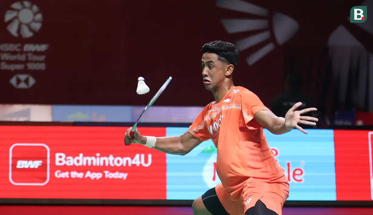 Tunggal putra Indonesia, Alwi Farhan, melawan wakil India, Lakhsya Sen, di Istora Senayan, Selasa (2/6/2026). Alwi Farhan menang dengan skor 21-19, 21-16. (Bola.com/M Iqbal Ichsan)