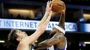 Penampilan cemerlang Pau Gasol antar San Antonio Spurs hempaskan tuan rumah Sacramento Kings 110-105 dalam laga reguler NBA 2016-2017 di Golden 1 Center, Sacramento, Kamis (17/11/2016) WIB. (AP Photo/Rich Pedroncelli)