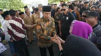 Jokowi Lepas Jenazah Adik Ipar ke Peristirahatan Terakhir