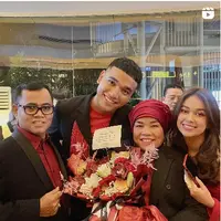 Potret kedekatan Rebecca Klopper dengan Orangtua Fadly Faisal. (Sumber: Instagram/dewizuhriati)