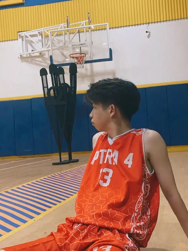5 Potret Stanley Hao Saat di Lapangan Basket, TikTokers Hits Surabaya