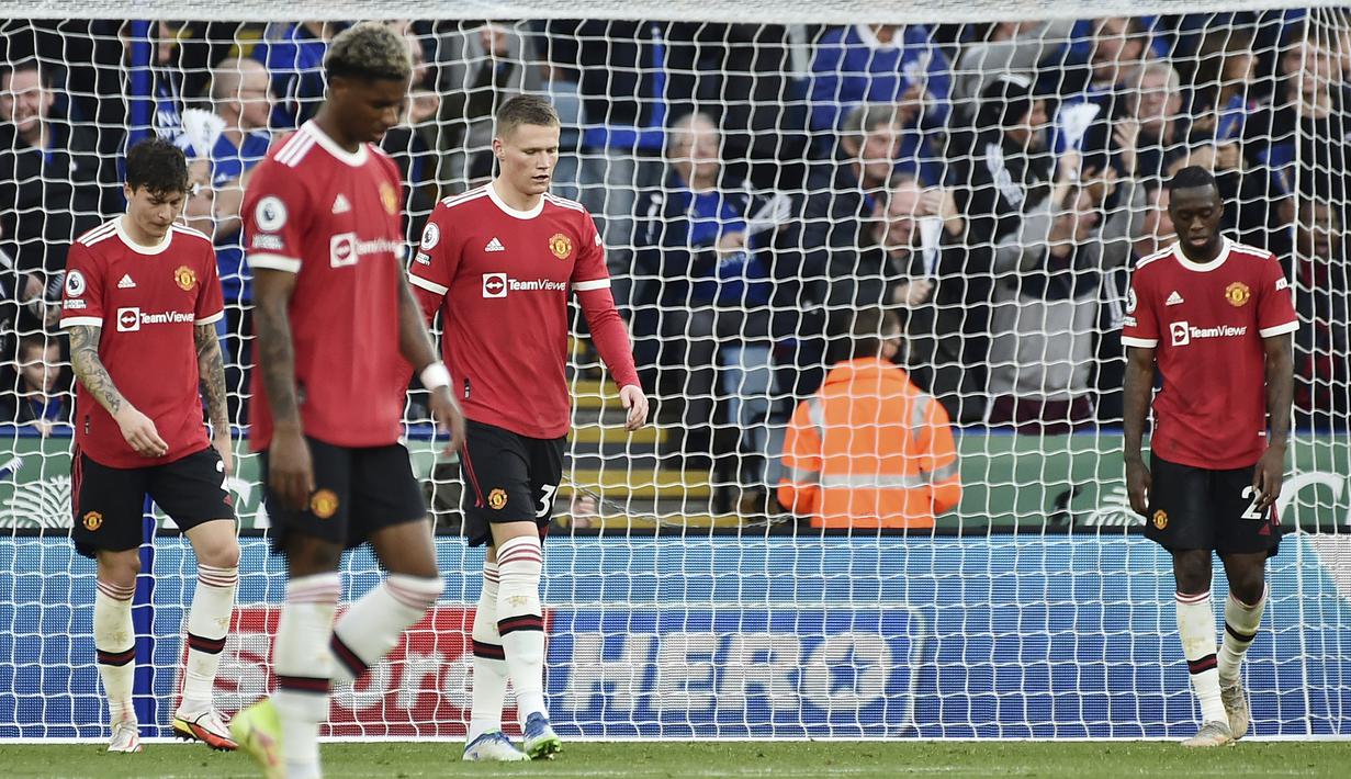 Manchester United tak mampu berbuat banyak kala bertandang ke markas Leicester City pada pekan kedelapan Premier League 2021/2022, Sabtu (16/10/2021). (AP/Rui Vieira)