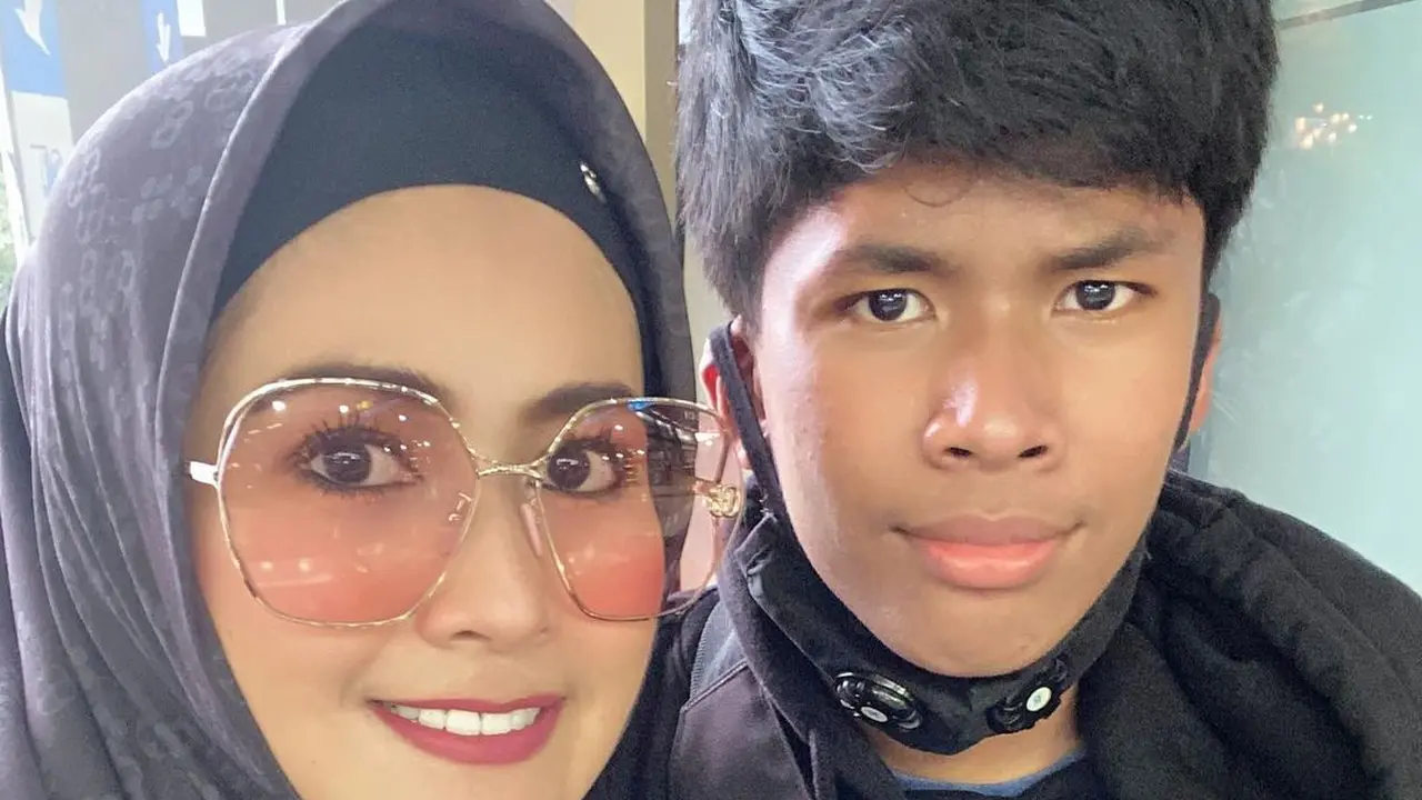 Jarang Tersorot, Ini 6 Momen Kebersamaan Meggy Wulandari dan Putra Sulungnya