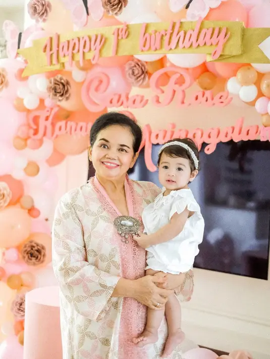 Rianti Cartwright (Instagram/riantic)