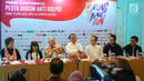 Tokoh pengusaha nasional, Sofjan Wanandi memberikan keterangan program Klingking Fun bertajuk Pesta Diskon Anti Golput di Jakarta, Senin (15/4). KlingKing Fun memberikan diskon khusus untuk warga pemilih yang berpartisipasi mencoblos di TPS seIndonesia pada 17 April 2019. (Liputan6.com/Angga Yuniar)