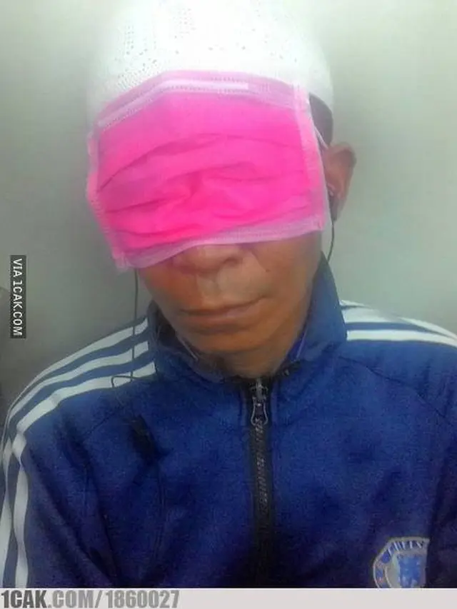 Pakai Masker Nyeleneh  (Sumber: 1cak)