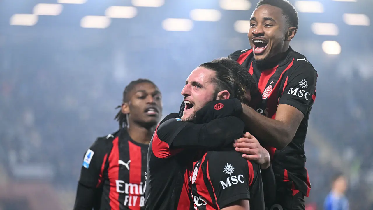 Foto: Penampilan Gemilang Adrien Rabiot Bawa AC Milan Menang Comeback atas Como di Liga Italia