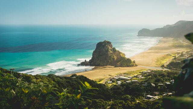 Piha Beach