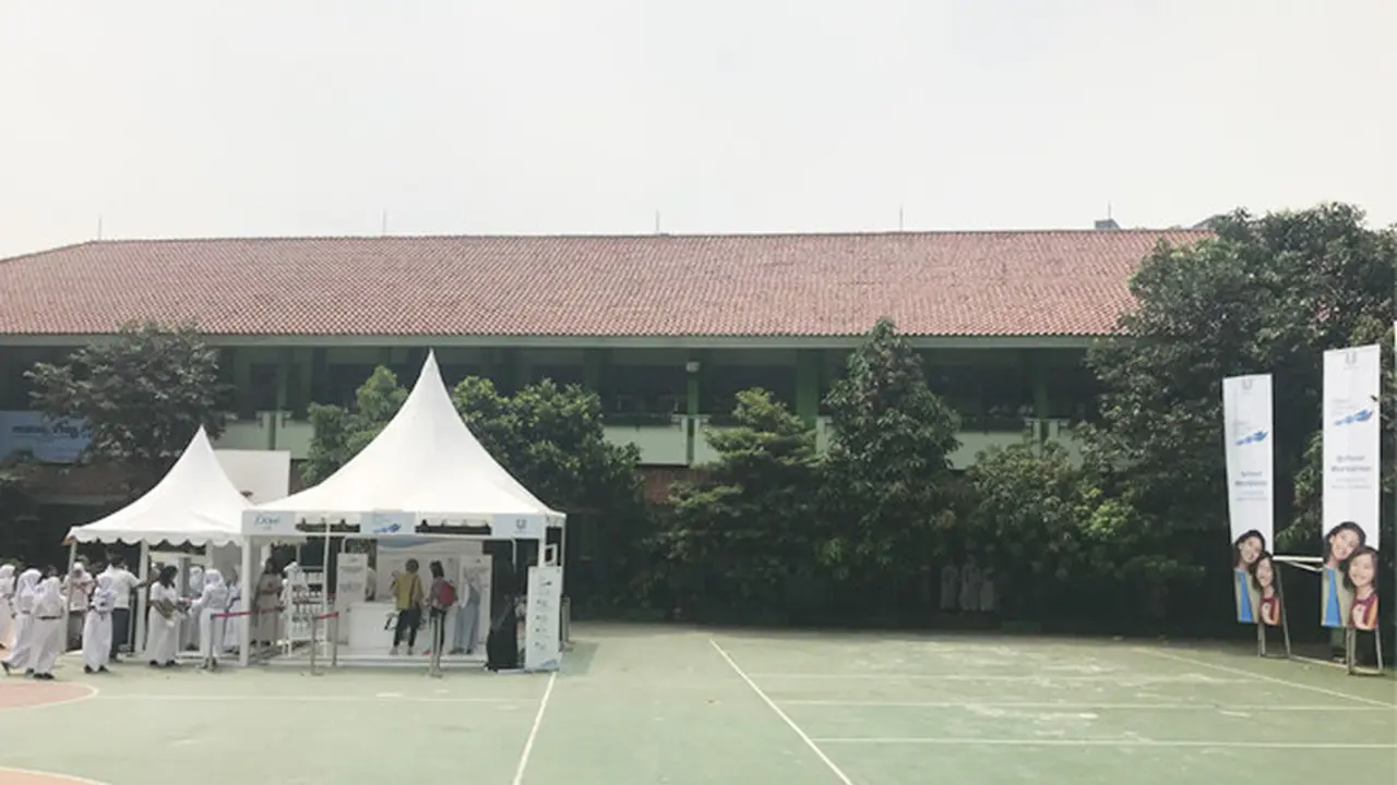 Mau jadi wanita yang semakin percaya diri dan inspiratif? Ayo saksikan LIVE STREAMING Talkshow "Dove Self-Esteem Project School Workshop" !