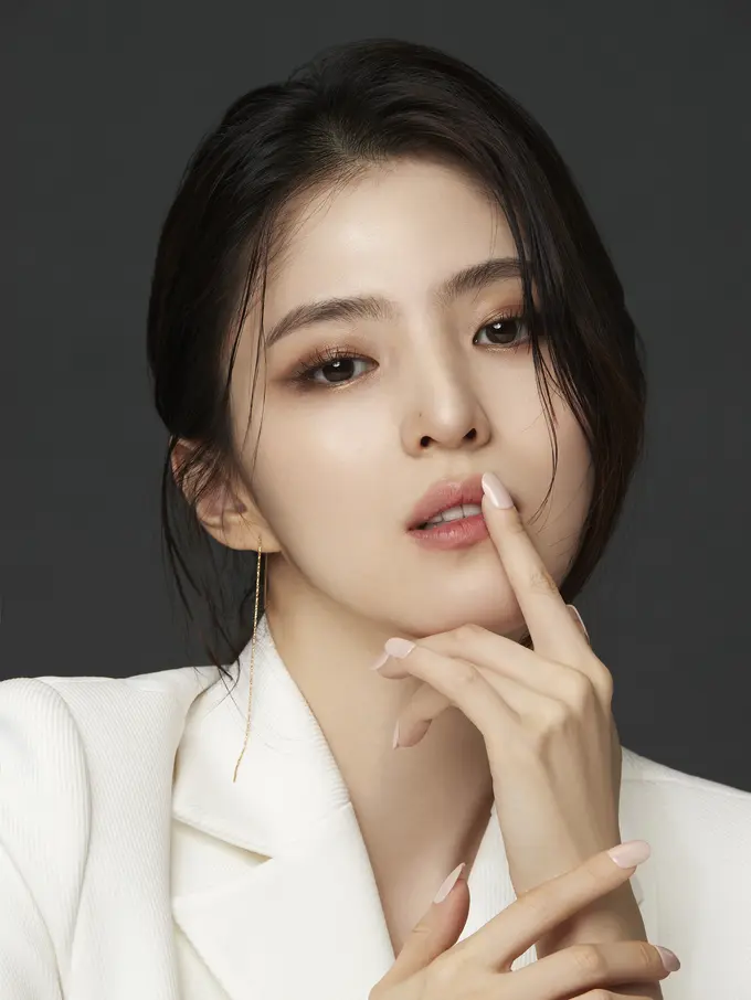 3 Cara Simple Perawatan Wajah Glowing Han So Hee