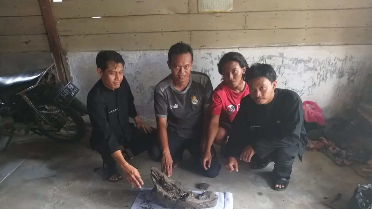 Warga Cepu Menemukan Fosil