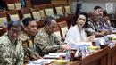 Ketua Pansel Capim KPK Yenti Garnasih didampingi anggota melakukan Rapat Dengar Pendapat Umum (RDPU) dengan Komisi III DPR di Kompleks Parlemen, Jakarta, Senin (9/9/2019). Rapat terkait dengan dimulainya uji kelayakan dan kepatutan atau fit and proper test capim KPK. (Liputan6.com/Johan Tallo)