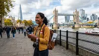 5 Bulan Kelahiran yang Paling Suka Jalan-jalan Sendiri, Kamu Termasuk?