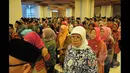 701 pejabat eselon di lingkungan Pemerintah Provinsi (Pemprov) DKI saat mengikuti pelantikan di aula Gedung Blok G, kompleks Balai Kota, Kamis (22/1/2015). (Liputan6.com/Herman Zakharia)