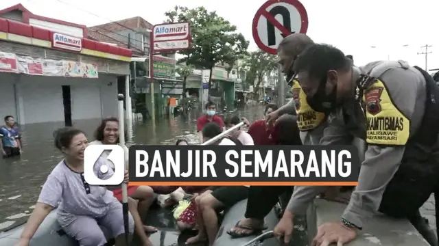 VIDEO: Gelak Tawa Polisi dan Warga Mendayung Perahu di Tengah Banjir Semarang