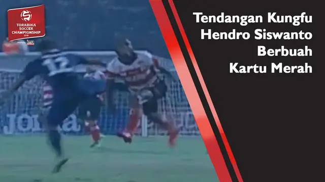 Video aksi tendangan kungfu Hendro Siswanto yang berbuah kartu merah untuk dirinya pada laga Madura United Vs Arema Cronus, Jumat (6/5/2016).