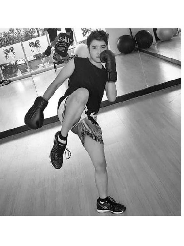 6 Potret Terbaru Abash, Kekasih Lucinta Luna dengan Jambang Bikin Pangling