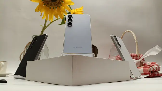 <p>Display Model Galaxy S25 FE saat acara pengenalan di Jakarta. Oleh Matahari Kartika Purusakara/Liputan6.com</p>