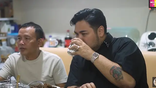 6 Potret Kedekatan Ivan Gunawan dan Keluarga Ayu Ting Ting, Kompak Bareng Ayah Rozak