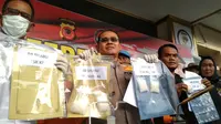 Barang bukti tangkapan sabu yang ditemukan dari keempat pelaku diamankan polisi. Foto (Liputan6.com / Panji Prayitno)