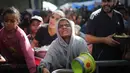 Meski bantuan kemanusiaan mulai berdatangan setelah perbatasan dibuka, namun jumlahnya masih jauh di bawah kesepakatan dan tidak mencapai area yang paling membutuhkan. (Eyad BABA/AFP)