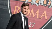 Francesco Totti resmi mengakhiri karier sebagai pesepak bola dan memulai petualangan baru sebagai Direktur AS Roma. (AS Roma)
