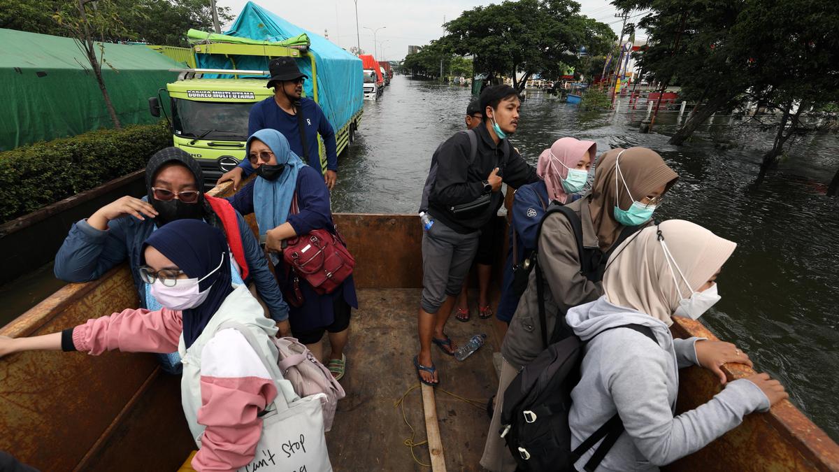 Banjir Semarang Sebabkan 63.450 Warga Terdampak dan 2 Orang Meninggal