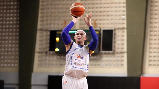 Vinton Nolland Surawi