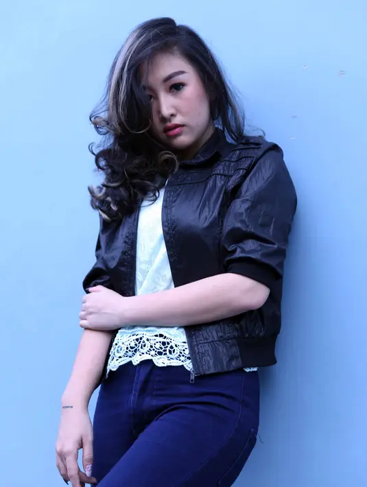 Lantaran tidak ada jadwal syuting, Kathy juga tidak ikut farewell party bersama teman-teman di sinetron Anak Jalanan dengan Stefan Wiliam.  (Nurwahyunan/Bintang.com)